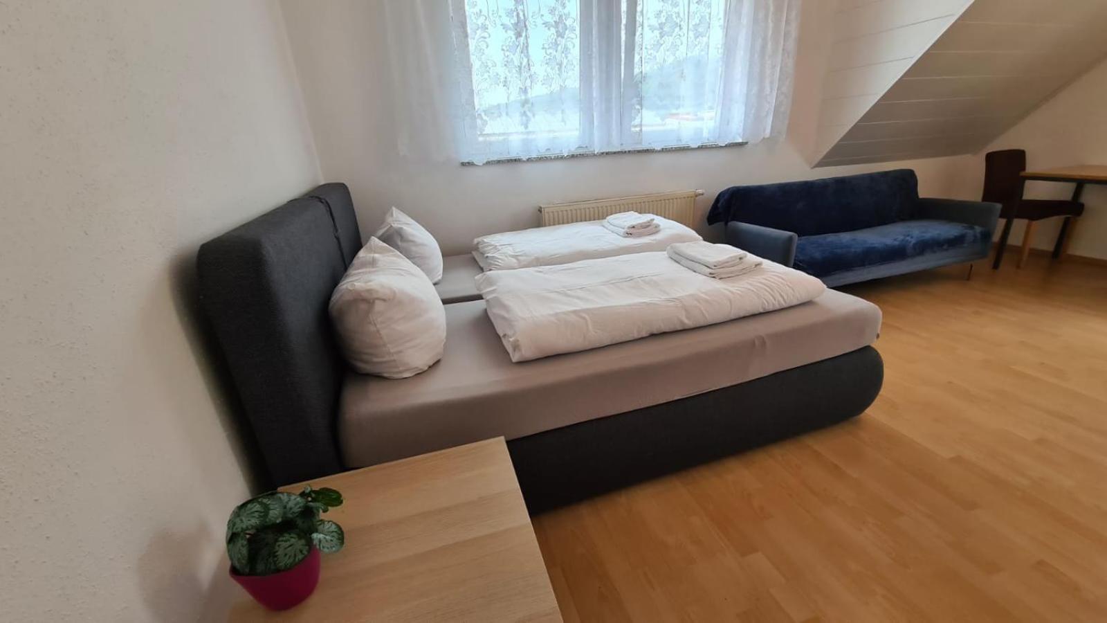 Schlafzimmer 1 Mit Top Aussicht Ueber Weilstetten Balingen Exterior photo
